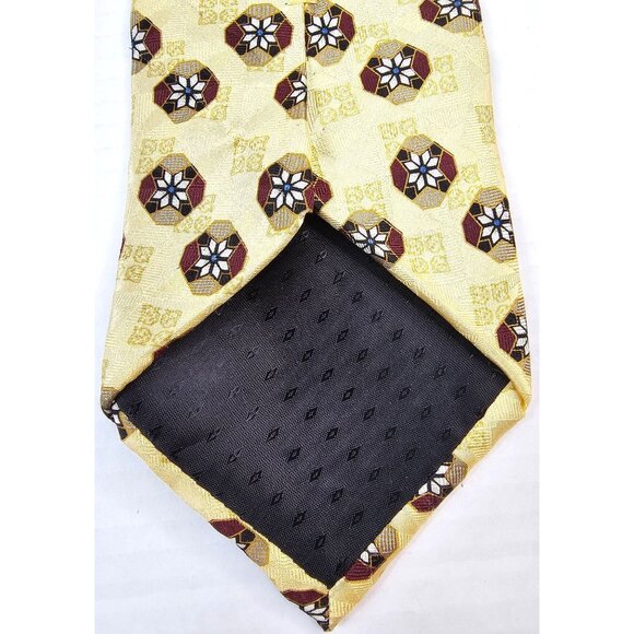 Bill Blass Black Label Tie 100% Silk Geometric Floral Pattern Yellow Burgundy - Picture 5 of 7
